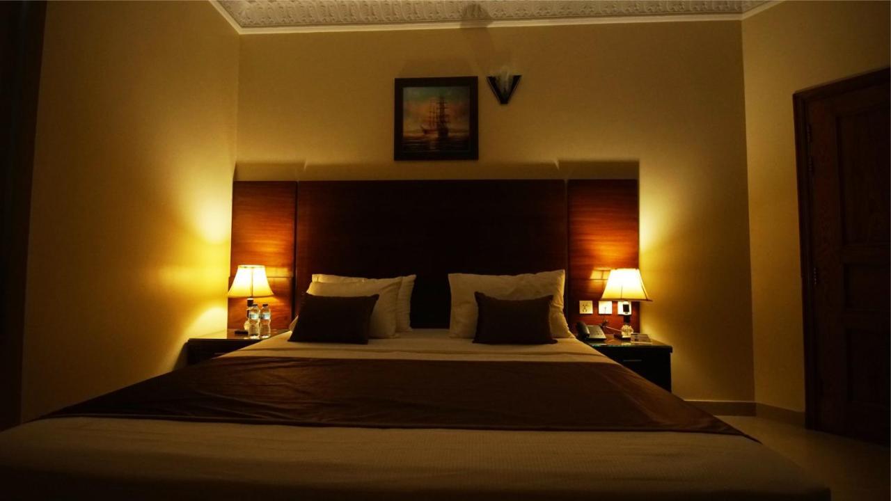 קראצ'י World Inn Hotel מראה חיצוני תמונה