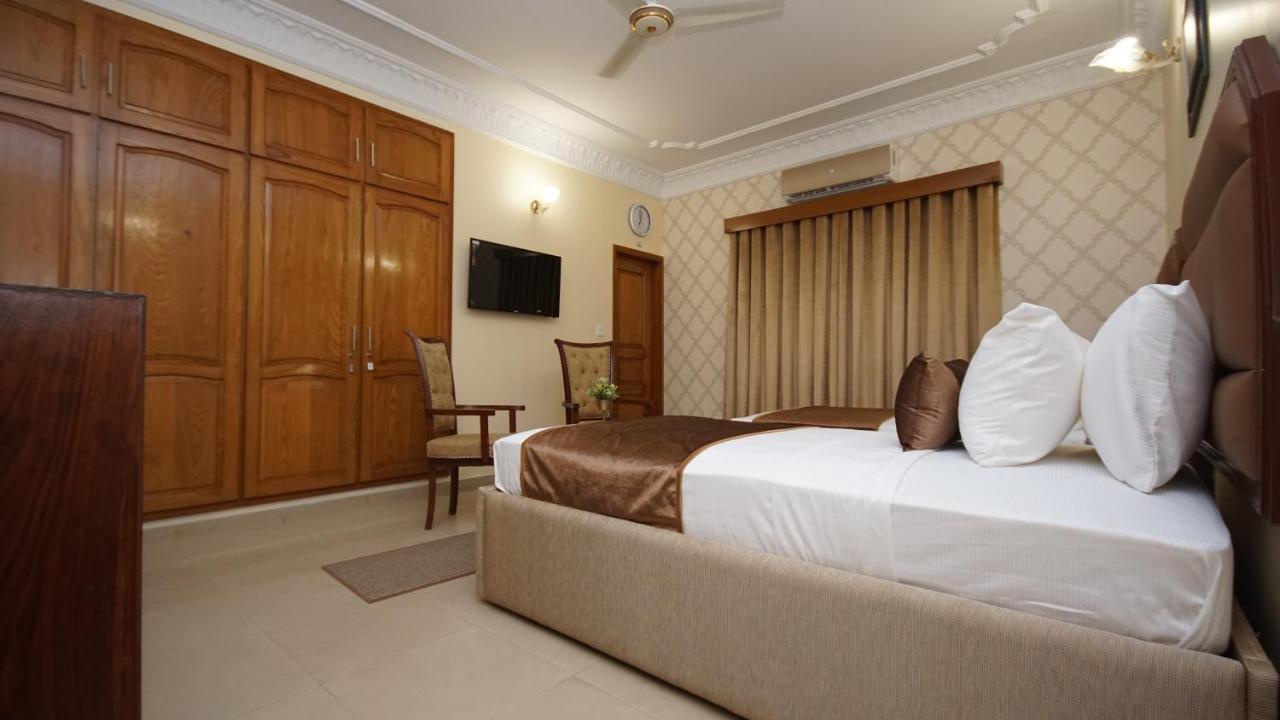 קראצ'י World Inn Hotel מראה חיצוני תמונה