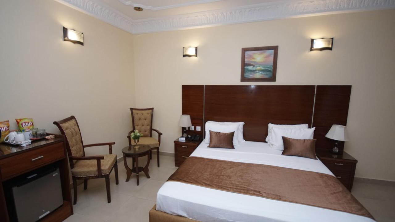 קראצ'י World Inn Hotel מראה חיצוני תמונה