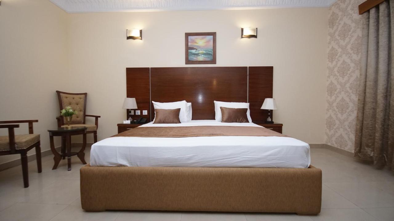 קראצ'י World Inn Hotel מראה חיצוני תמונה